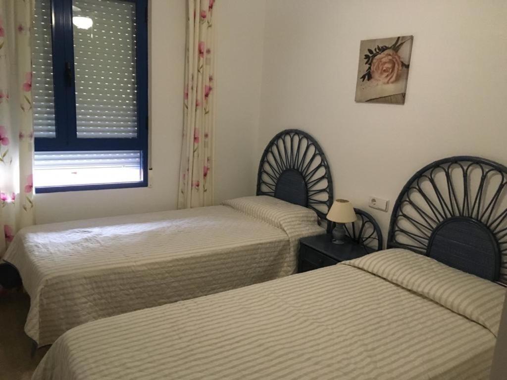 2-Bedroom And Living Room Apartment Near Campoamor Beach Exterior foto
