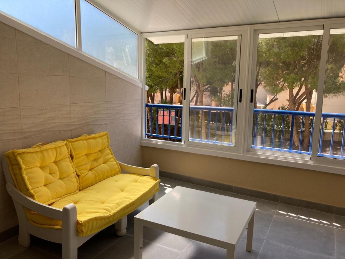 2-Bedroom And Living Room Apartment Near Campoamor Beach Exterior foto